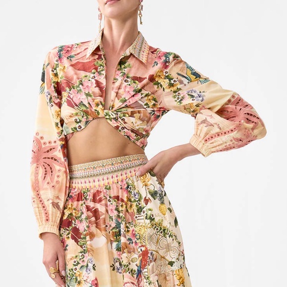 Camilla Cropped Wrap Shirt
Welcome To The White Lotus - Picture 3 of 12